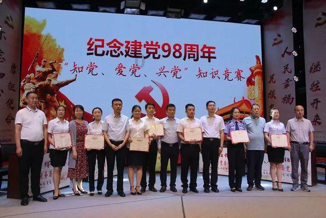 一夜之间,朋友圈被我的同事刷屏了!